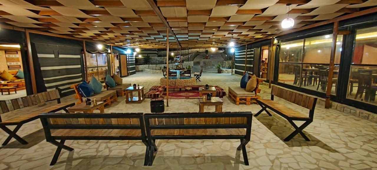 Petra Wassaif Camp Hotel วาดี มูซา ภายนอก รูปภาพ