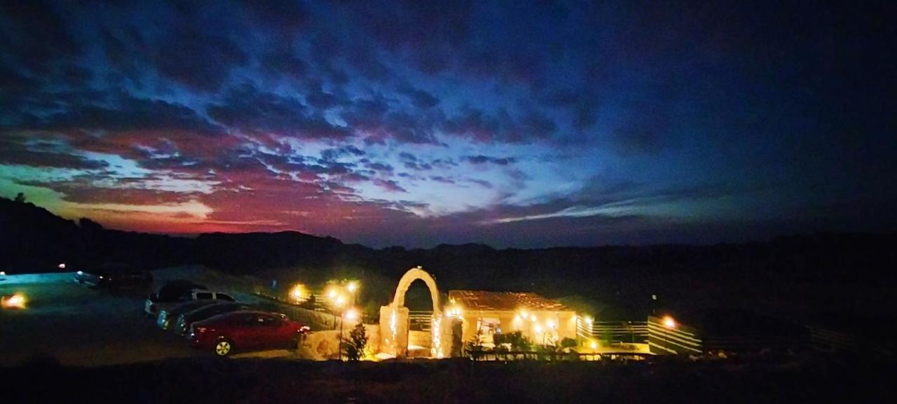 Petra Wassaif Camp Hotel วาดี มูซา ภายนอก รูปภาพ